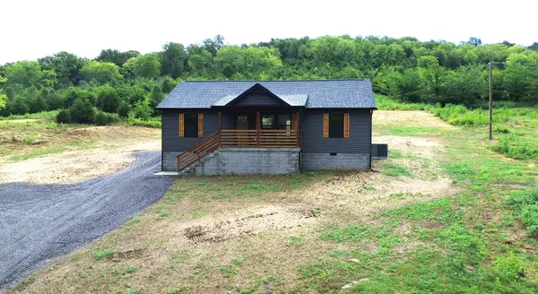 817 Smith Bend Ln, Gainesboro, TN 38562