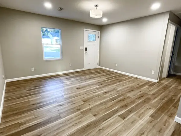 9 Proctor Dr, Clarksville, TN 37043