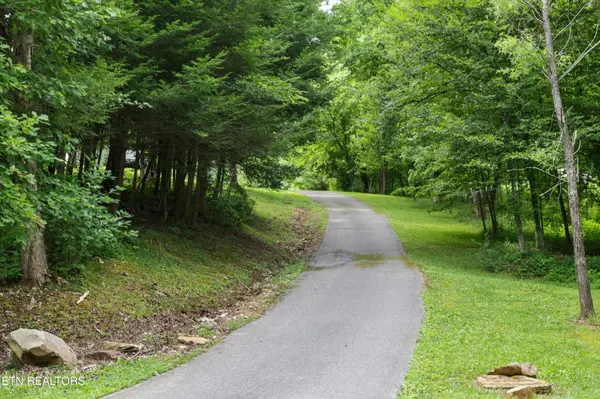 130 Old Walls Hollow Rd, Harriman, TN 37748