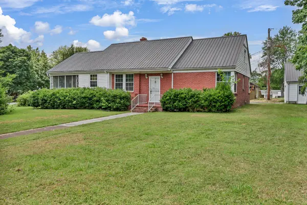 217 E Meadow Cir, Clarksville, TN 37043