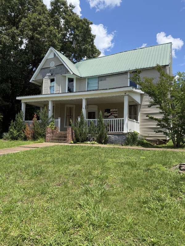 115 Cherry St, Camden, TN 38320