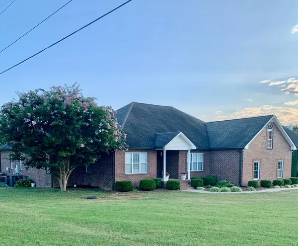 419 W Hester Rd, Cottontown, TN 37048