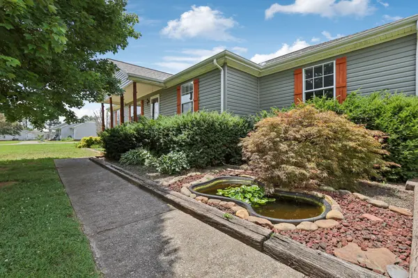 1812 Golden Valley Dr, Christiana, TN 37037