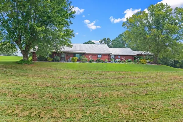 910 Reagan Valley Road, Tellico Plains, TN 37385