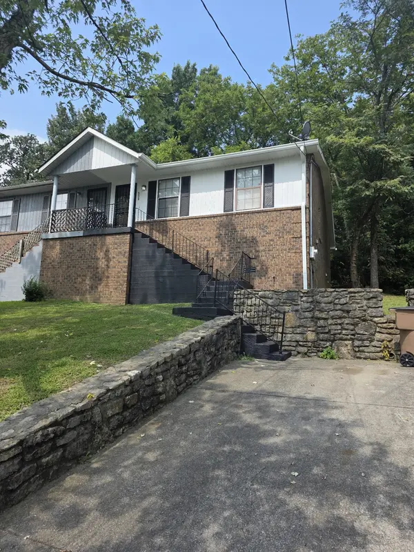 530 Phipps Dr, Nashville, TN 37218