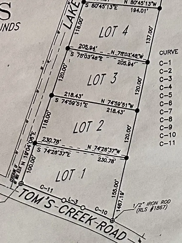 8 Toms Creek Lake Rd, Linden, TN 37096