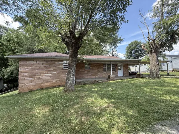 419 Carlock Avenue, Harriman, TN 37748