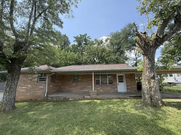 419 Carlock Avenue, Harriman, TN 37748