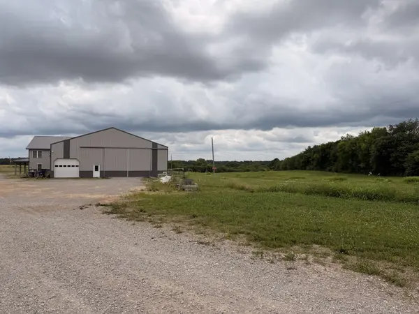 2196 Carneal Ln, Oak Grove, KY 42262