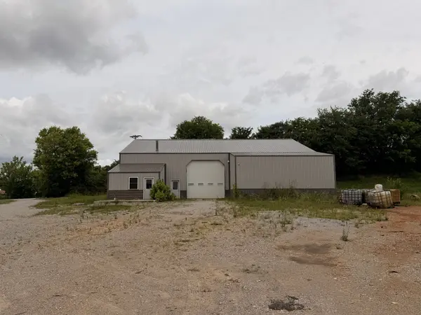 2196 Carneal Ln, Oak Grove, KY 42262