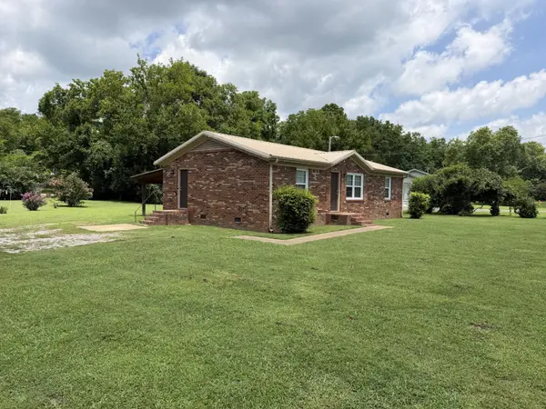 1365 Meadowbrook Dr, Pulaski, TN 38478