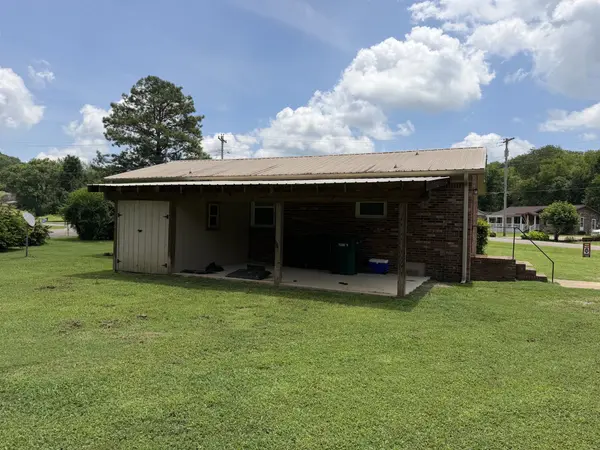 1365 Meadowbrook Dr, Pulaski, TN 38478