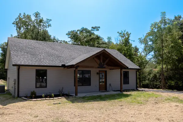 249 N Walnut St, Hohenwald, TN 38462