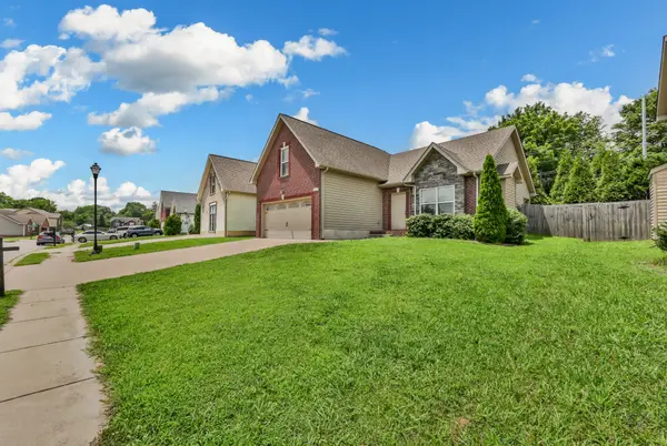 1005 Orchard Hills Dr, Clarksville, TN 37040