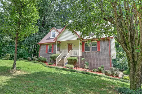 1011 Valley Ln, White House, TN 37188