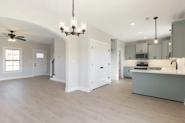 1076 Cherry Blossom Ln, Clarksville, TN 37040