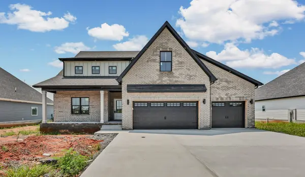 218 Low Plains Ln, Clarksville, TN 37043