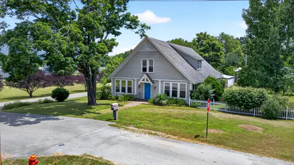 101 Country Dr, Cowan, TN 37318