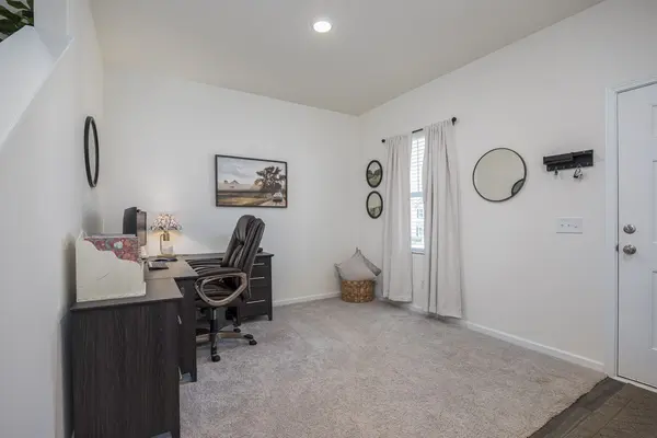 2122 Youngfellow Dr, Columbia, TN 38401
