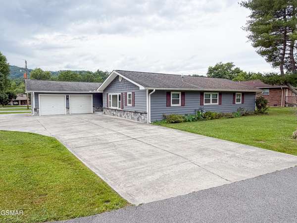 302 Park View Circle, Pigeon Forge, TN 37863