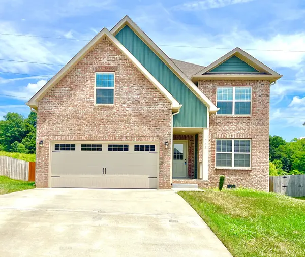 733 Banister Dr, Clarksville, TN 37042
