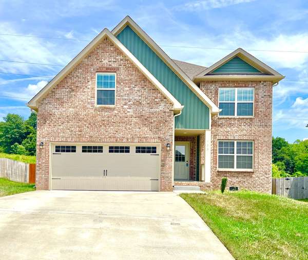 733 Banister Dr, Clarksville, TN 37042