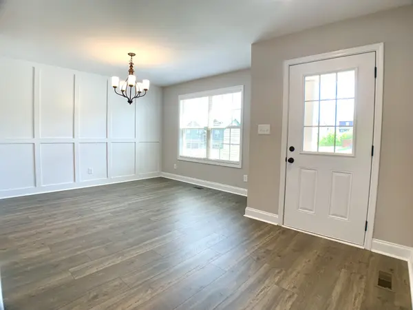 733 Banister Dr, Clarksville, TN 37042