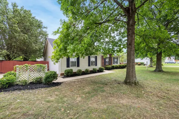 2735 Roscommon Dr, Murfreesboro, TN 37128