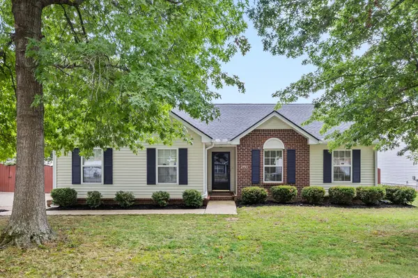 2735 Roscommon Dr, Murfreesboro, TN 37128