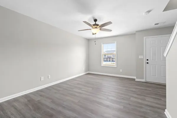487 Palmer Dr #E, Clarksville, TN 37040