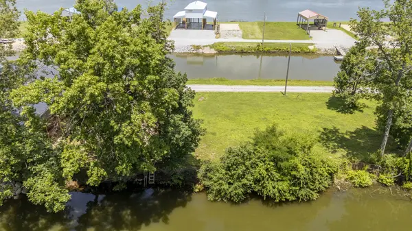 190 Drake Dr, Clifton, TN 38425