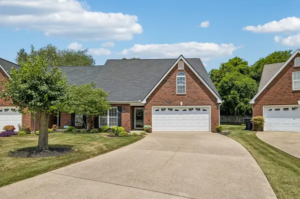2833 Stonehedge Dr, Murfreesboro, TN 37128