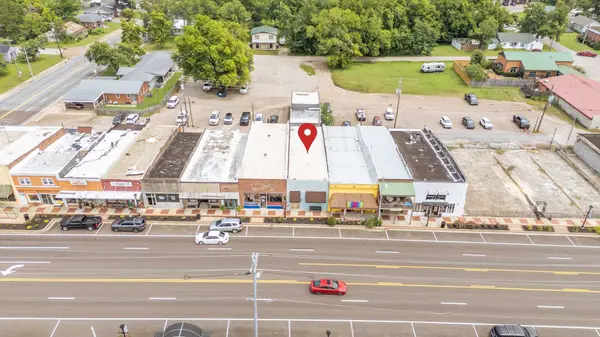 126 E Main St, Adamsville, TN 38310