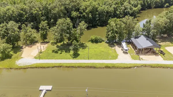 242 Drake Dr, Clifton, TN 38425