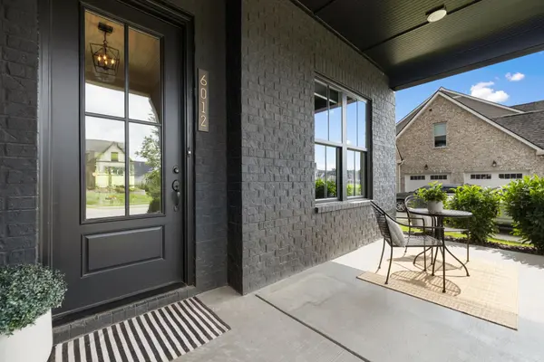 6012 Emma Victoria Dr, Franklin, TN 37064