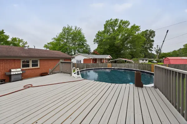 521 Thomas Ave, Hohenwald, TN 38462