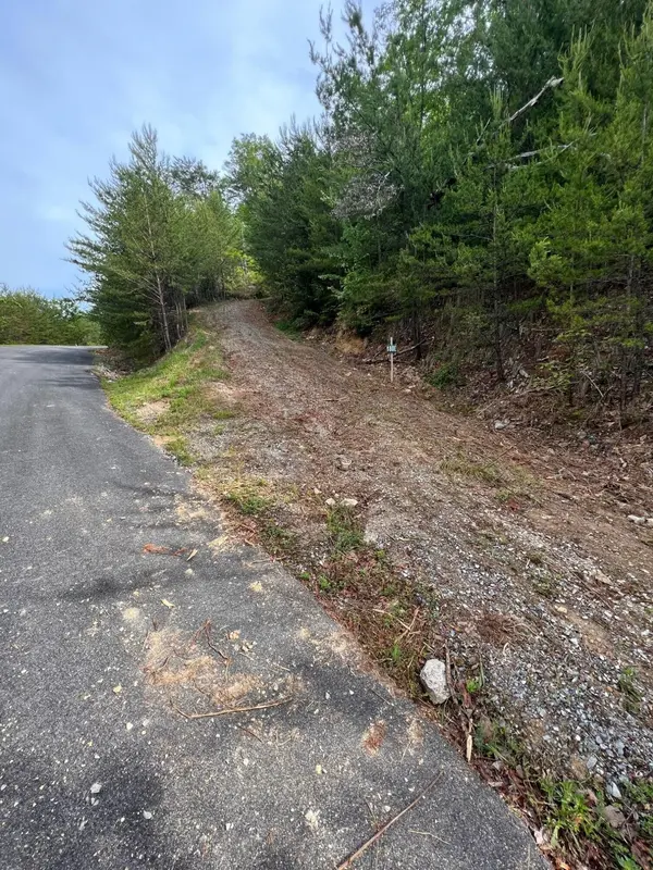 180 Jones Creek Lane, Sevierville, TN 37876