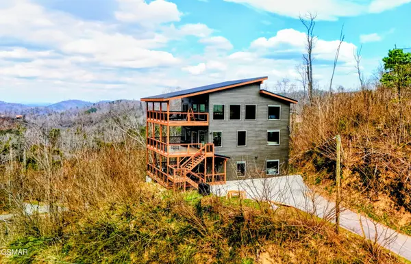 315 N Mountain Trail, Gatlinburg, TN 37738
