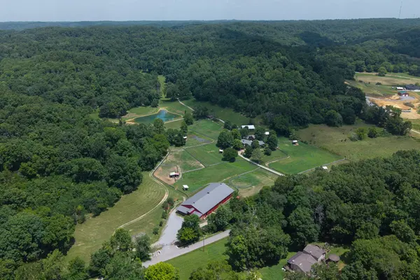 517 Collier Ln, Gallatin, TN 37066