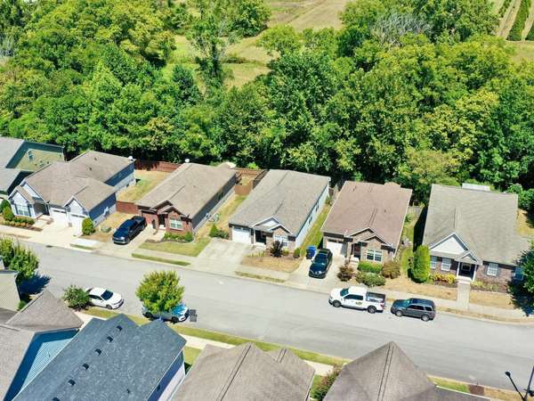 2422 Duxbury Dr, Columbia, TN 38401