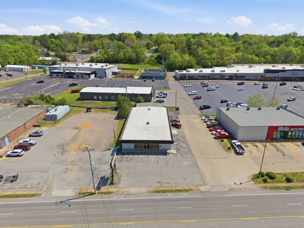 1015 S Riverside Dr, Clarksville, TN 37040