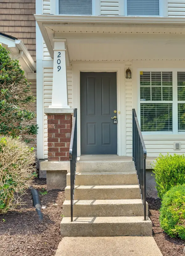 209 Shadow Glen Dr, Nashville, TN 37211