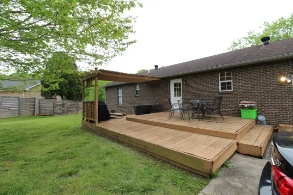 1740 Broadripple Dr, Clarksville, TN 37042