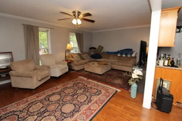 1740 Broadripple Dr, Clarksville, TN 37042