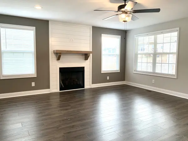 712 Banister Dr, Clarksville, TN 37042
