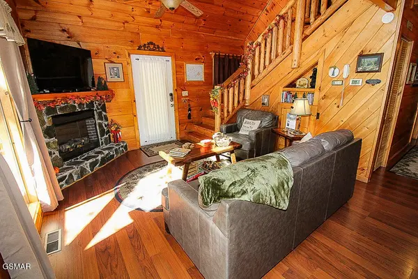 2015 Bird Ridge Road, Sevierville, TN 37876