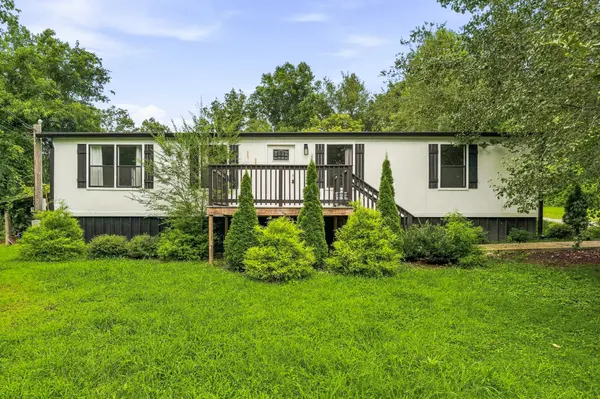 563 Sunset Point Rd, Mcminnville, TN 37110