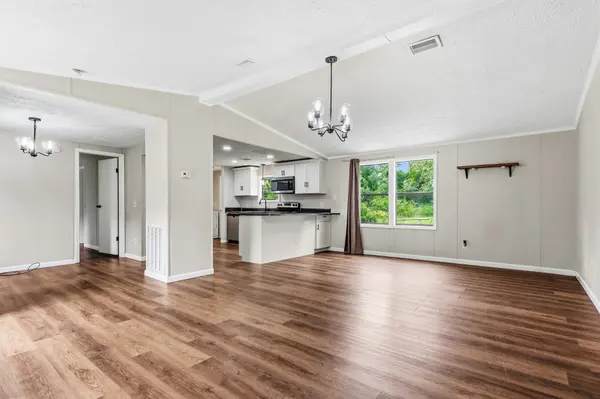 563 Sunset Point Rd, Mcminnville, TN 37110