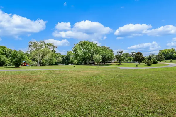 2960 Old Clarksville Spgfld Rd, Adams, TN 37010