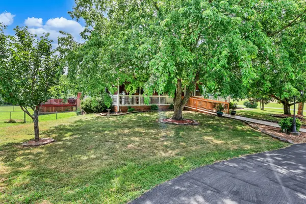 2960 Old Clarksville Spgfld Rd, Adams, TN 37010